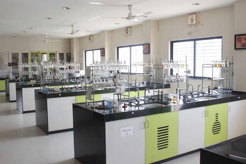 chemistry lab of Villupuram Vidyalaya lnternational School